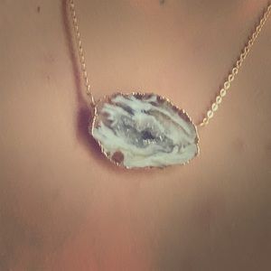 Simple & Pretty Geode Necklace